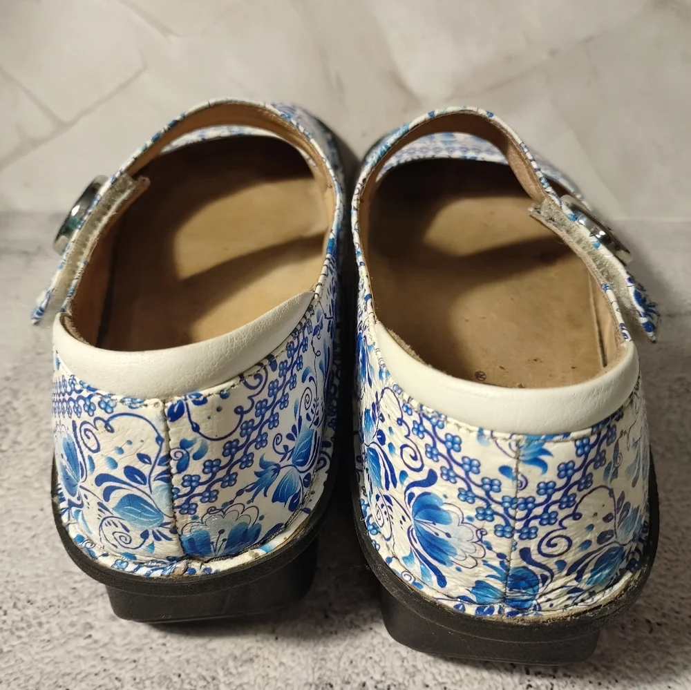 Alegria charming floral